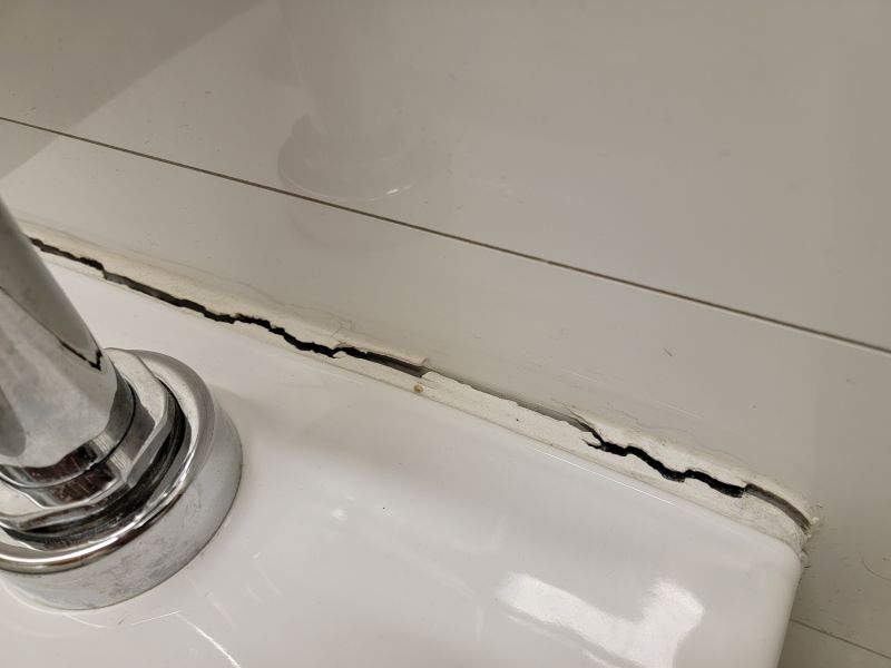 Sink Crack Sealing